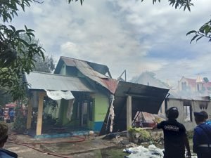 Diduga Kebakaran Rumah Warga Di Kelurahan Maesa Akibat Korsleting Listrik