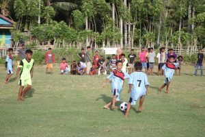 KKN Untad Adakan Lomba Sepak Bola Mini di Kecamatan Sindue