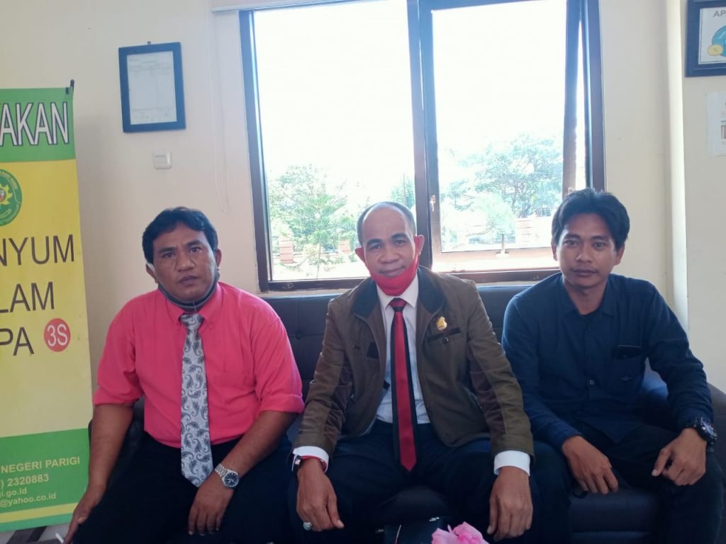 Tim Kuasa Hukum Ketua DPRD Parimo Enggan Berkomentar