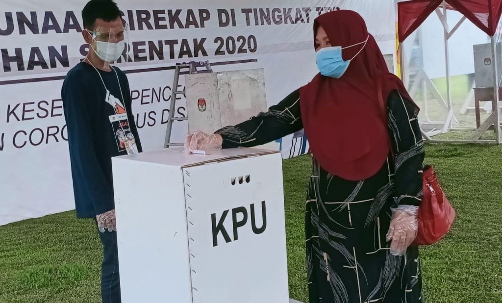 KPU Parimo Gelar Simulasi Pemugutan dan penghitungan Suara