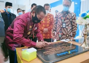 Peresmian BPD Bank Sulteng Parimo Dihadiri Longki Djanggola