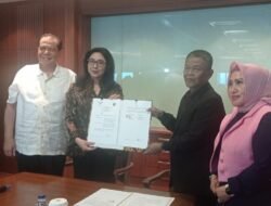 Terharu, Gubernur Rusdy Mastura Tanda Tangani Naskah Kerja Sama Pembangunan Rumah Sakit Dhuafa