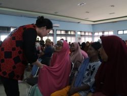 Bupati Poso Salurkan Bantuan Atensi Kementrian Sosial RI secara simbolis di Kabupaten Poso