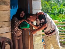 Fathih Beras, Akai Jaya Parigi, Reelsparimo, dan Rumah Hukum Tadulako Gelar Kegiatan ‘Jumat Berkah’