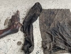 Sigap Lapor Polisi, Warga Sausu Serahkan Temuan Senpi Rakitan ke Satgas Madago Raya