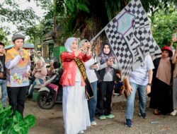 Semangat Tak Padam Diguyur Hujan, Bunda PAUD Parigi Moutong Lepas Pawai Karnaval Hardiknas 2026