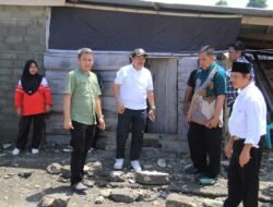 Wakil Bupati Abdul Sahid Tinjau Lokasi Abrasi Pantai di Desa Sidoan