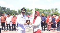 Semarak HUT ke-81 RI, Bupati Parigi Moutong Pimpin Upacara dan Serahkan Sejumlah Penghargaan