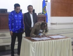Bupati Parigi Moutong Hadiri Rapat DPRD Dengan Agenda Laporan Badan Anggaran Dan Penandatanganan Nota Kesepakatan KUA-PPAS APBD 2027