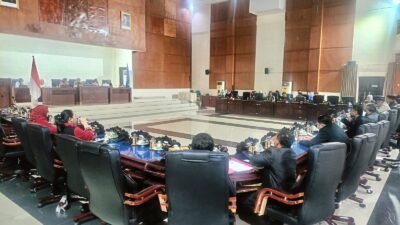 Asisten II Hadiri Penyampaian Pandangan Umum Fraksi atas Empat Raperda